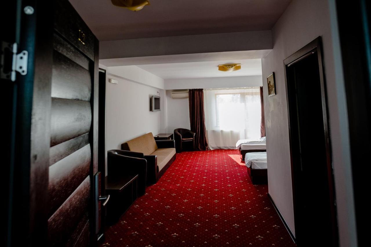 Pensiunea Vialux Bacau Exterior photo